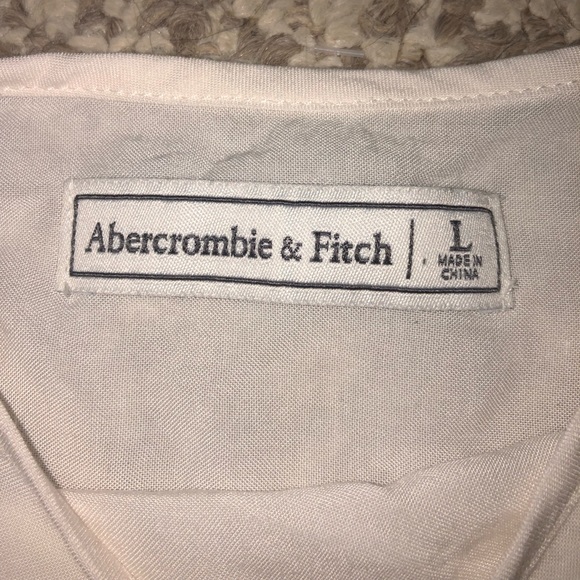 Abercrombie and Fitch white embroidered blouse - Picture 3 of 3